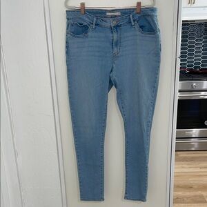 Levi’s 711 Skinny Light Blue Jeans | 33